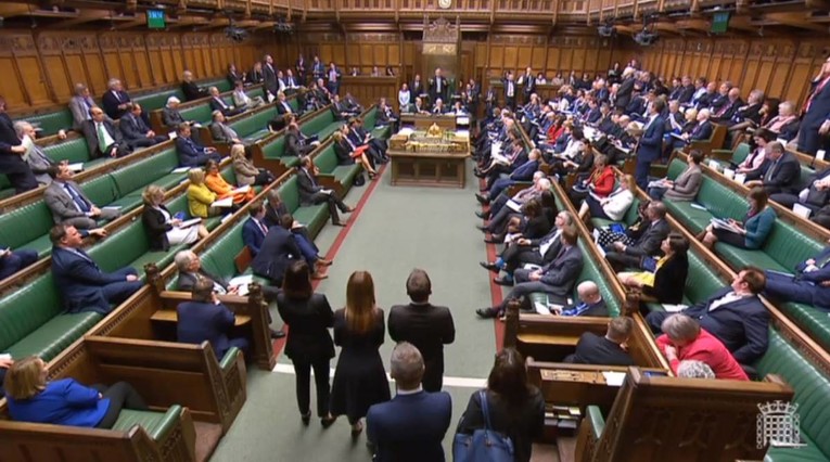 Britanski parlament opet zasjeda. Čekaju ga važna glasanja o Brexitu